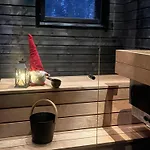리조트 Napapiirin Jaervilomat Luukonniemi